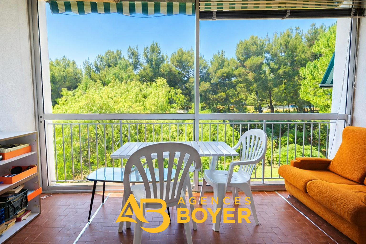 Bandol   Studio de 29 m2 avec loggia, vue parc et possibilit